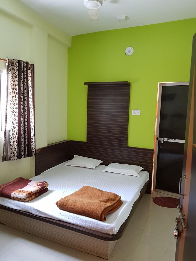 Hotel Shri Radhe Krishna Godarpura Exterior foto