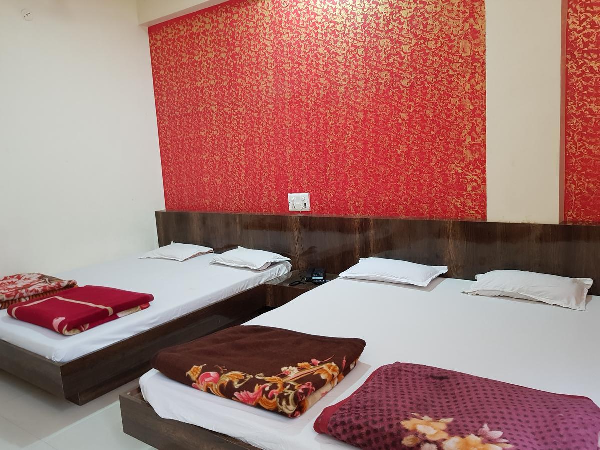 Hotel Shri Radhe Krishna Godarpura Exterior foto